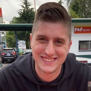 Meet your Posher, Larry